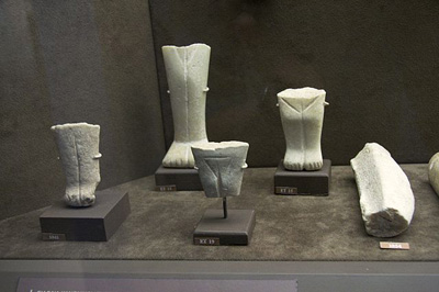 Blago Kerosa (The Keros Hoard) - Ostaci kikladskih figura, 2800 - 2300 g. p. n. e. Muzej kikladske umetnosti, Atina.